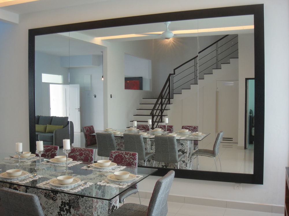 Shamrock Beach Villas Batu Ferringhi Penang Exterior foto