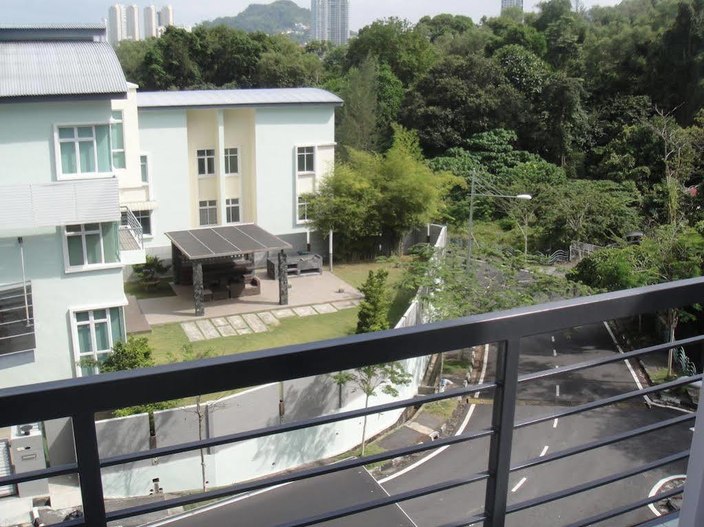 Shamrock Beach Villas Batu Ferringhi Penang Exterior foto