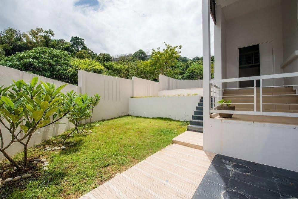 Shamrock Beach Villas Batu Ferringhi Penang Exterior foto